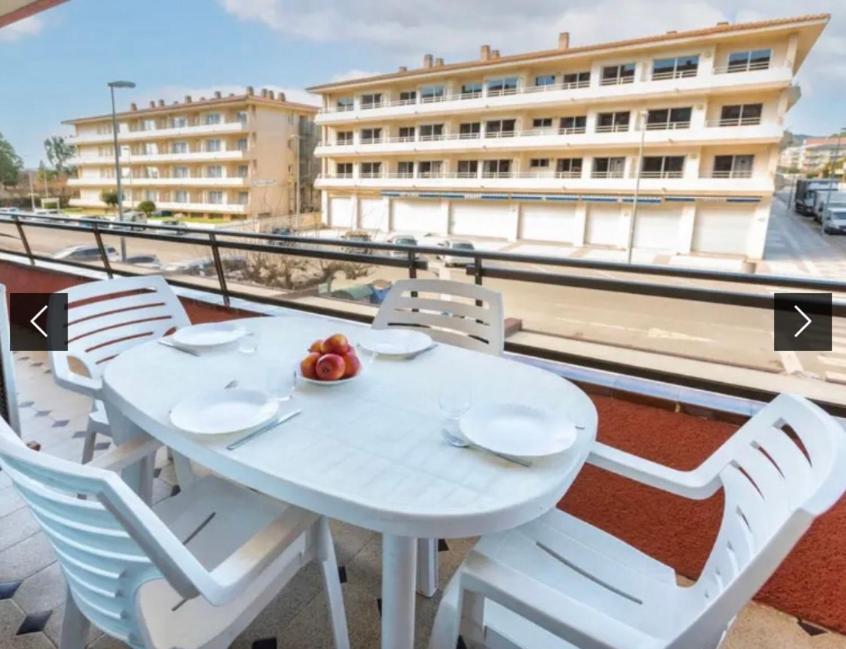 Apartamento Familiar Torroella De Montgri Exterior photo
